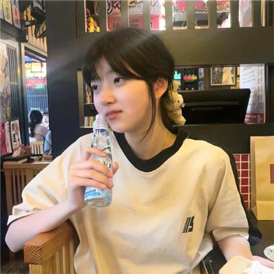 踉跄女孩